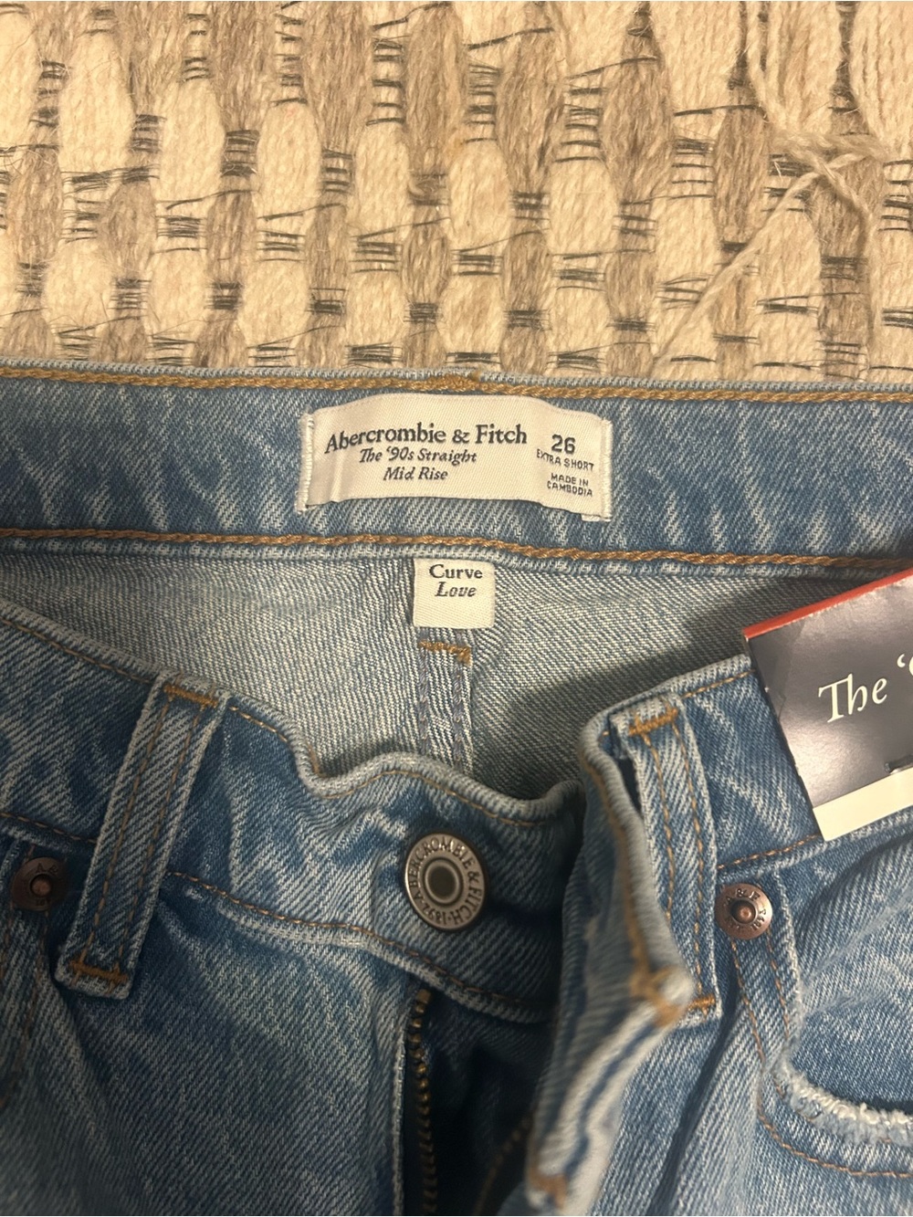 Abercrombie The 90’s Straight Mid Rise Denim Jeans - Picture 4 of 6